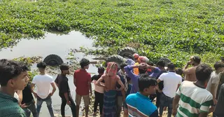 কুমিল্লায় ট্রলি উল্টে নদীতে, একই পরিবারের তিন নারীর মৃত্যু